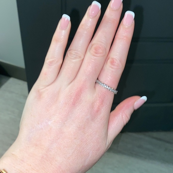 Sterling silver infinity ring stamped 925 - Picture 6 of 7